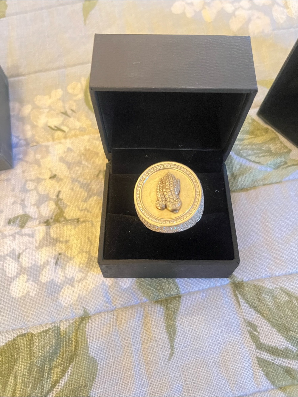 .925 Silver Praying Hands of Jesus Ring size 9. Beautiful and can be unisex. 🙏
